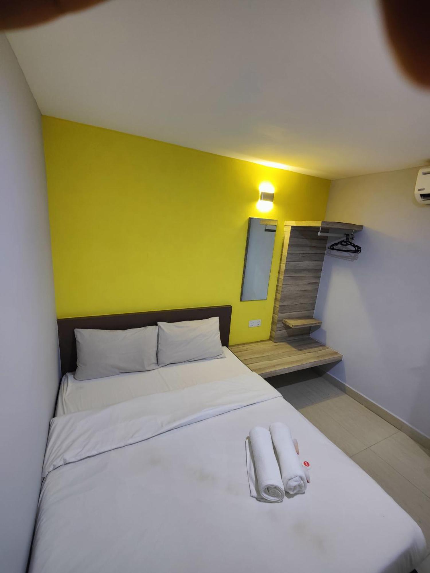 Oyo 90848 Link Hotel