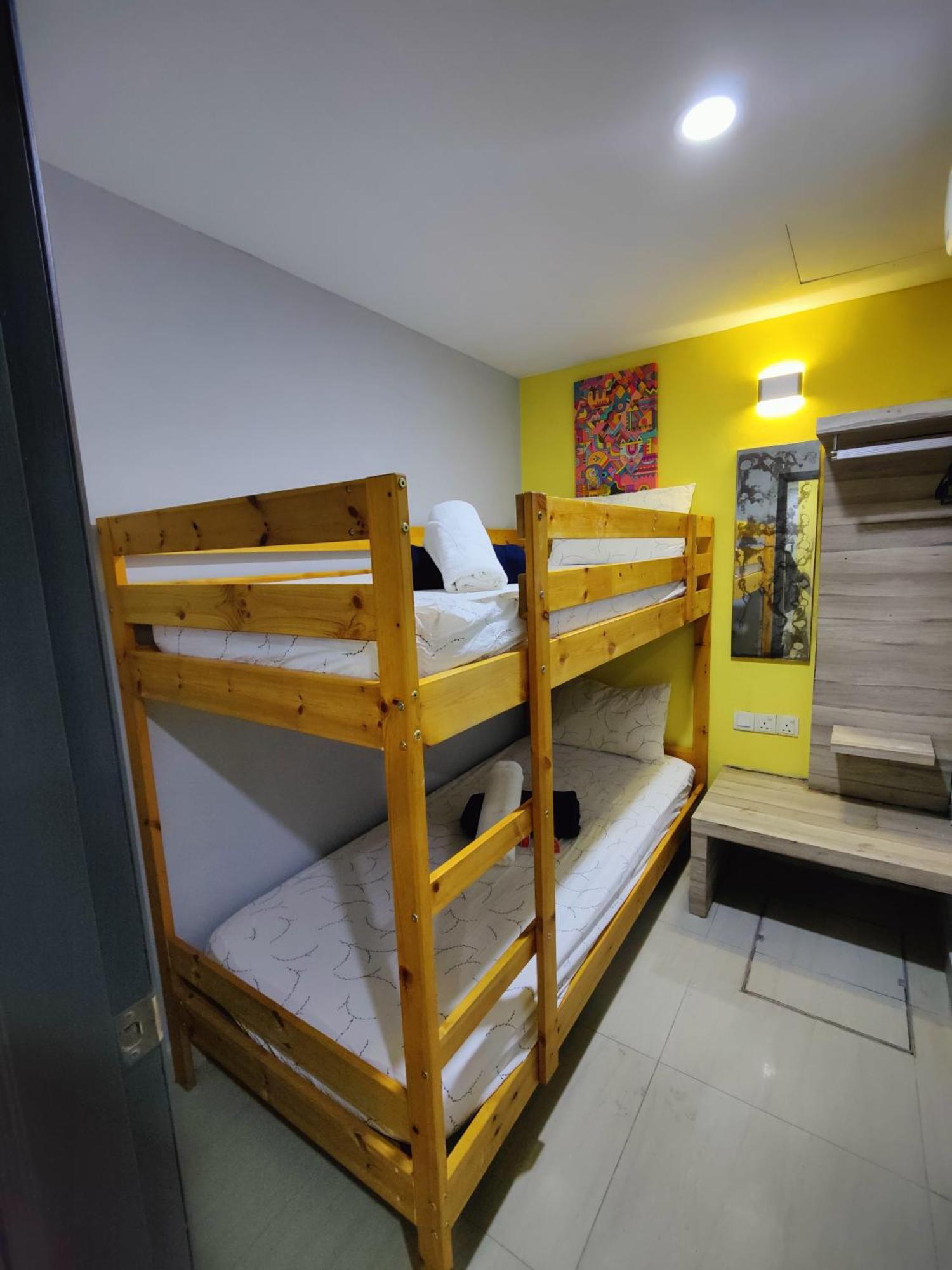 Oyo 90848 Link Hotel 2*