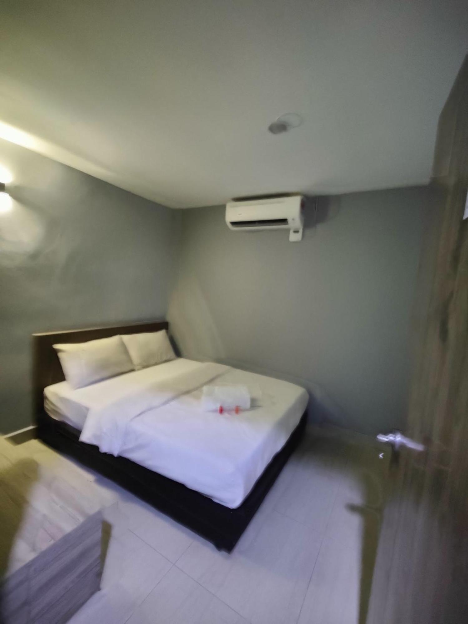 Oyo 90848 Link Johor Bahru