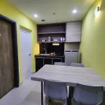 Oyo 90848 Link Suite