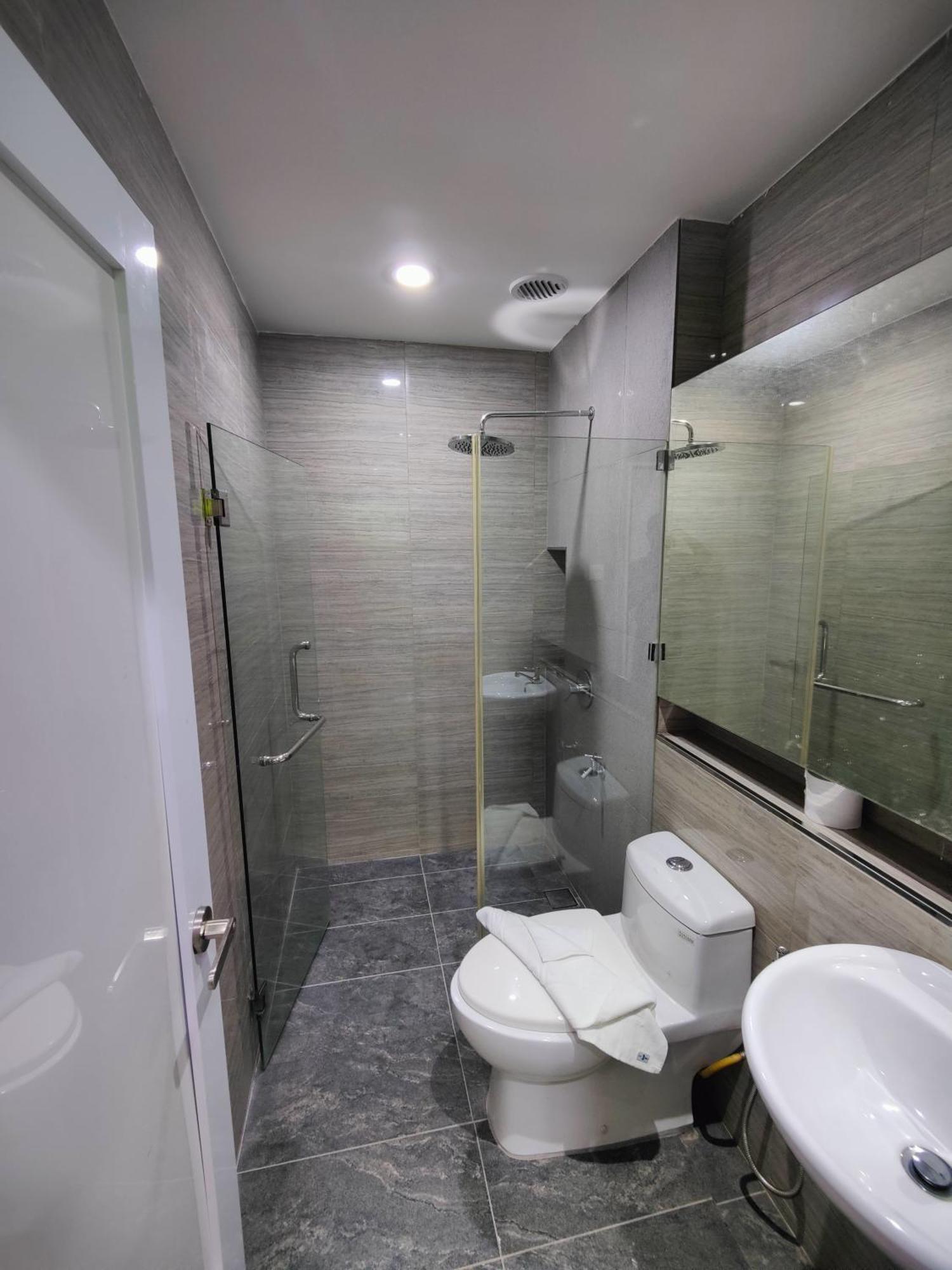 Oyo 90848 Link Hotel 2*